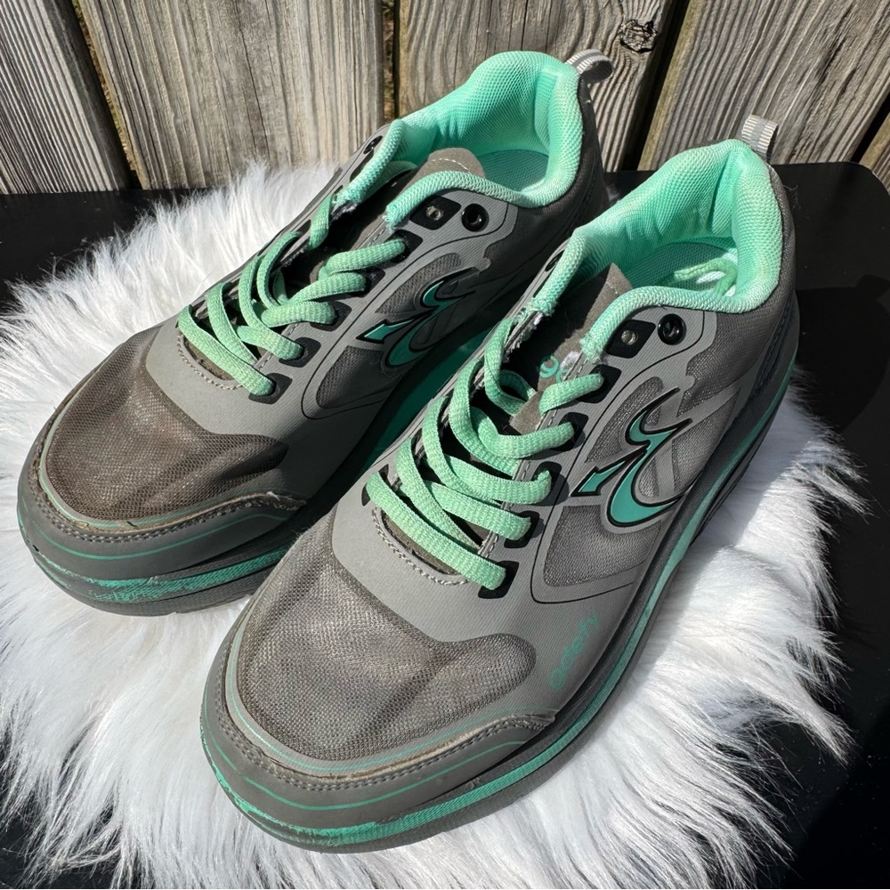 Gdefy Gravity Defyer Ion TB9022FGU-XW Grey Green Comfort Fit Sneaker Womens 8